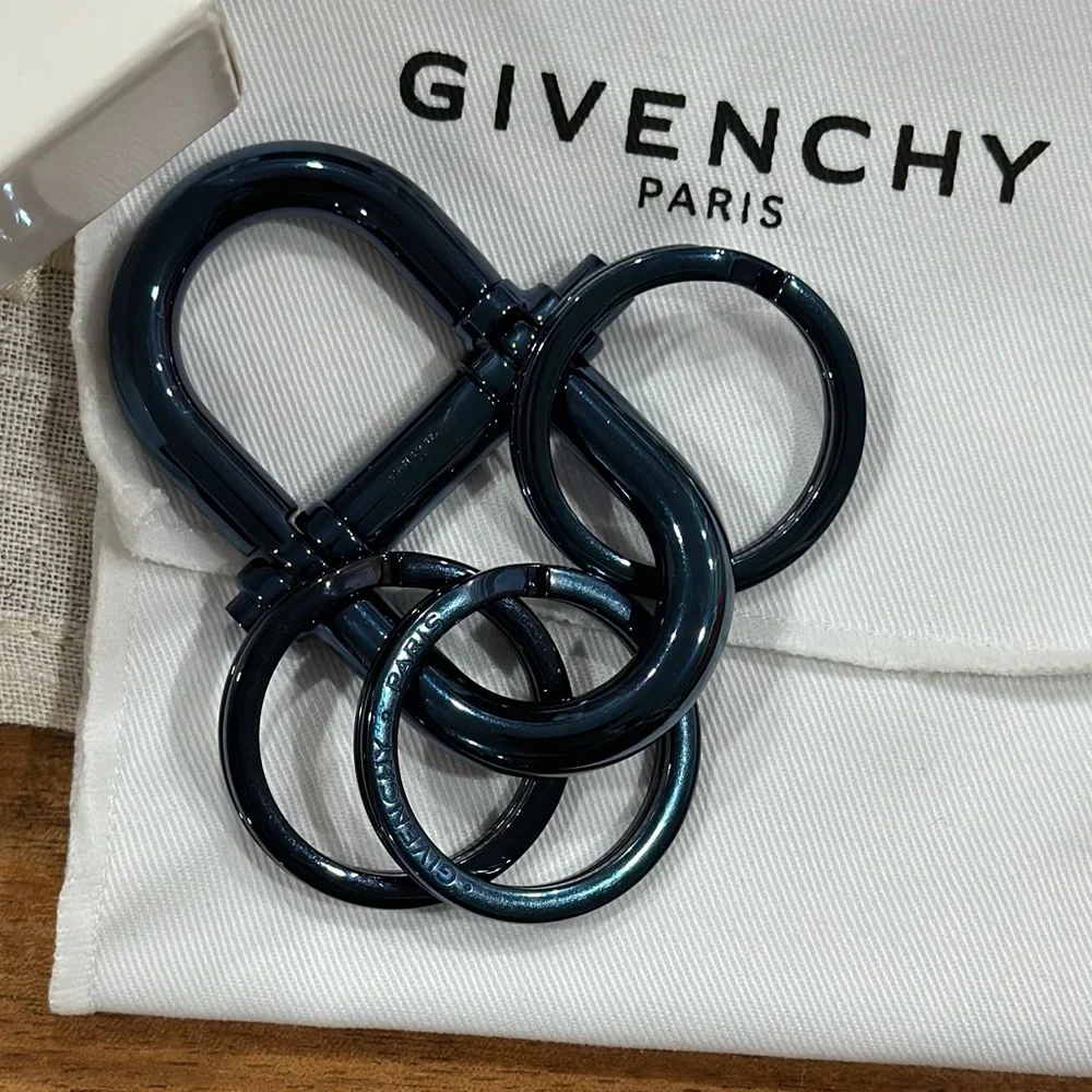 GIVENCHY 3 RING SPRING LOCKING CARABINER KEYRING - MIDNIGHT METALLIC BLUE - NEW